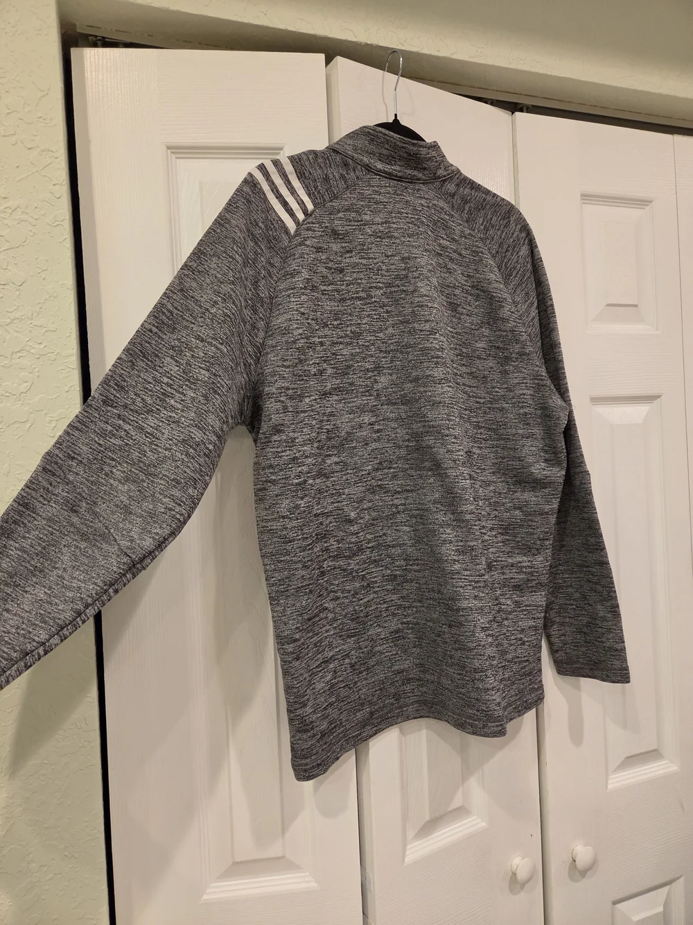 adidas Golf Men’s Gray Quarter-Zip Performance Sweater Size Large.